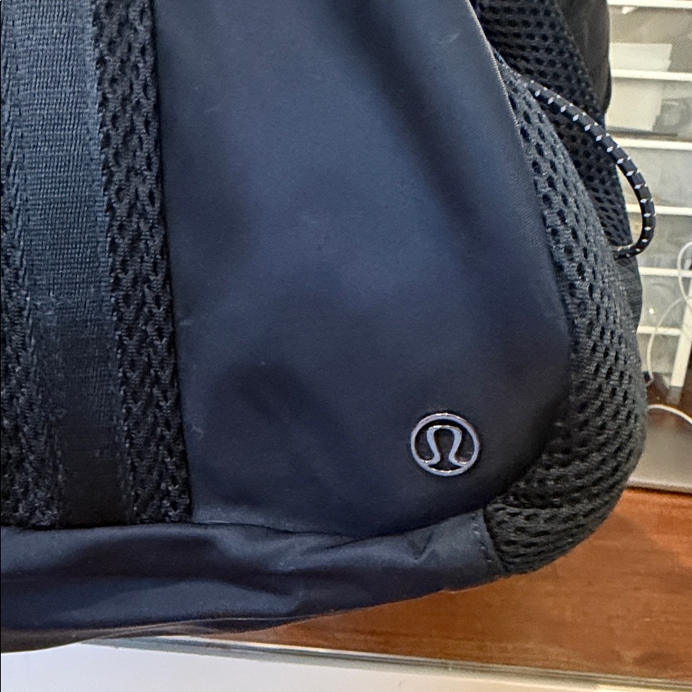 lululemon athletica navy blue gym bag - Picture 2 of 5